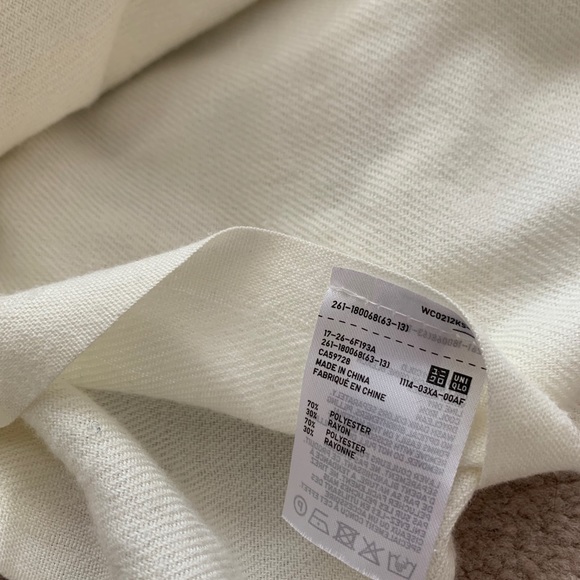 Uniqlo Scarf - Picture 3 of 4